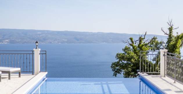 Villa Nareste with heated pool