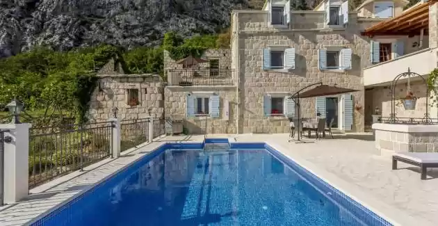 Villa Nareste with heated pool