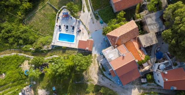Villa Ljubini Dvori in Tucepi