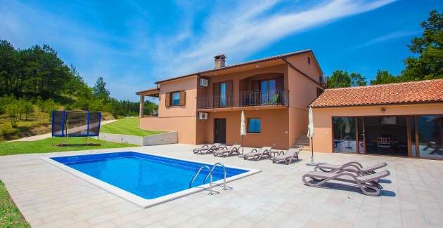 Looking for a Beautiful View and Privacy - Villa Mirna