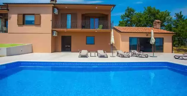 Auf der Suche nach einer schönen Aussicht und Privatsphäre - Ferienhaus Villa Mirna