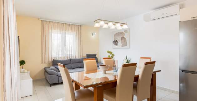 Villa Josip mit privatem Pool in Omis