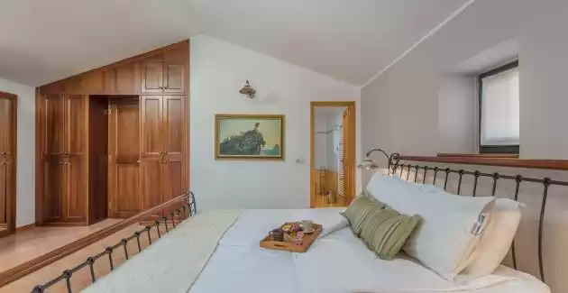 Unique Stone Villa Luna with Private Pool, Whirlpool and Fenced Garden