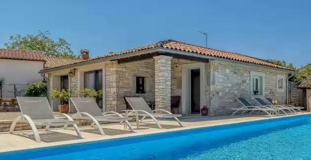 Villa Luna in Pietra con Piscina privata Idromassiaggio e Giardino