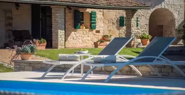 Villa Luna in Pietra con Piscina privata Idromassiaggio e Giardino