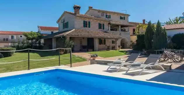 Villa Luna with Pool, Whirlpool and Fenced Garden