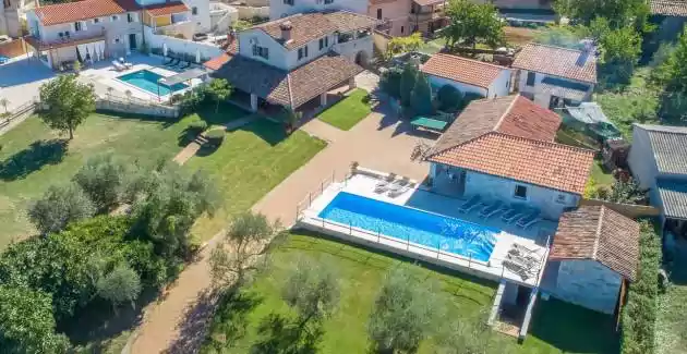 Villa Luna in Pietra con Piscina privata Idromassiaggio e Giardino