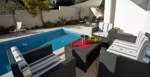 Villa Ingrid mit privatem Pool