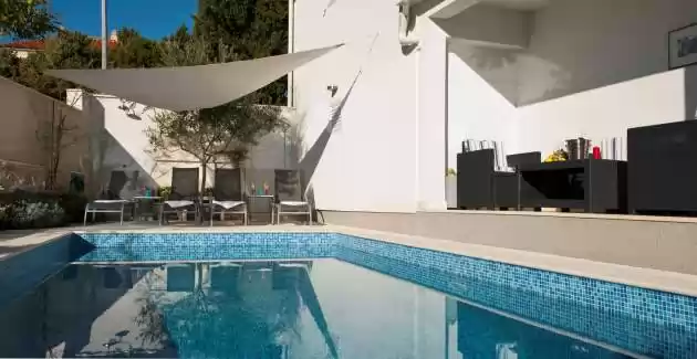 Villa Ingrid mit privatem Pool