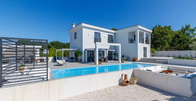 Luxury Villa Valhalla with Private Pool and Jacuzzi