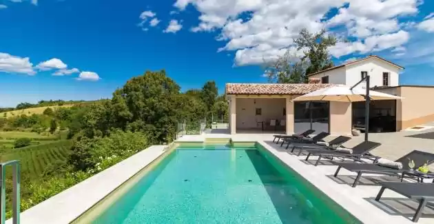 Villa Grazia with heated Pool