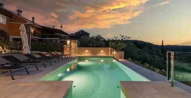 Villa Grazia with heated Pool