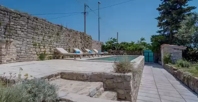 Villa Antique con Piscina Privata sull'Isola di Cres