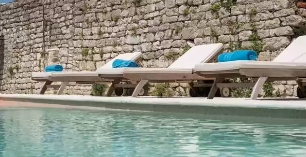 Villa Antique con Piscina Privata sull'Isola di Cres