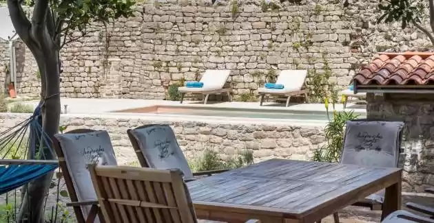 Villa Antique con Piscina Privata sull'Isola di Cres