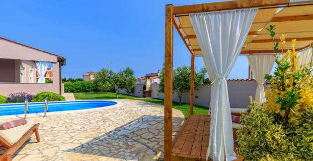 Villa Agri with large Garden and Pool, near Pula 