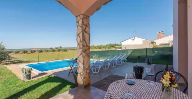 Holiday House Verica with pool