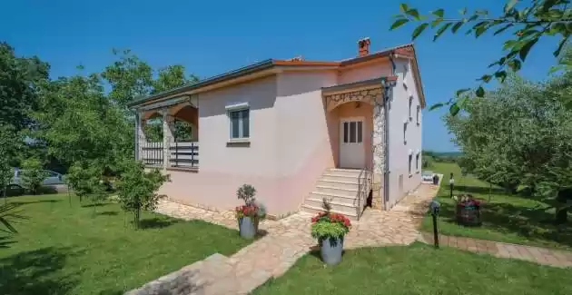 Casa Vacanze Verica con Piscina