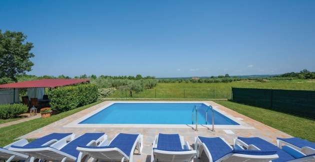 Holiday House Verica with pool