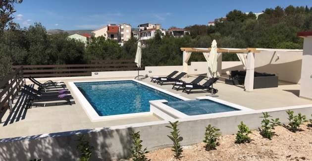 Villa Dolac / Two bedroom Apartment A4