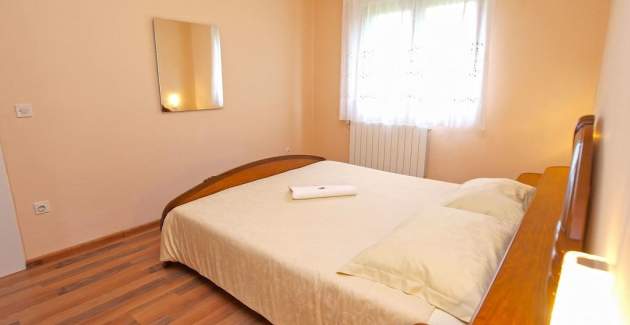 Ferienwohnung Lili II mit Gartenblick