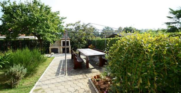Ferienwohnung Lili II mit Gartenblick