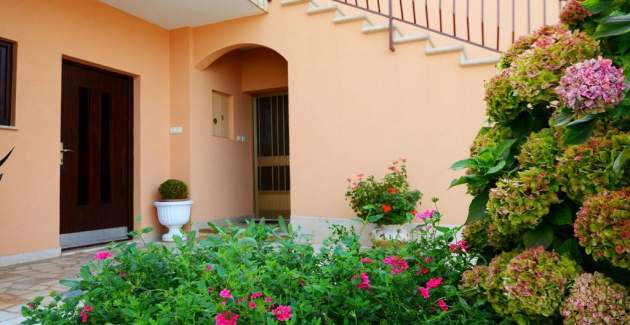 Ferienwohnung Lili II mit Gartenblick