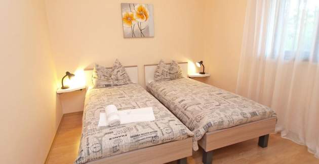 Ferienwohnung Lili II mit Gartenblick