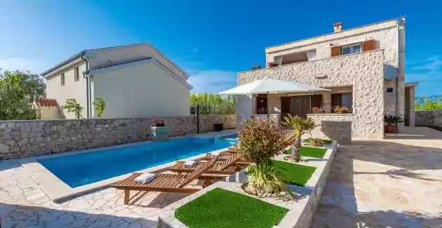 Villa Kirstin with heated pool and jacuzzi