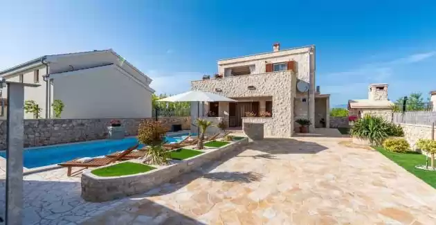 Villa Kirstin con piscina riscaldata e jacuzzi