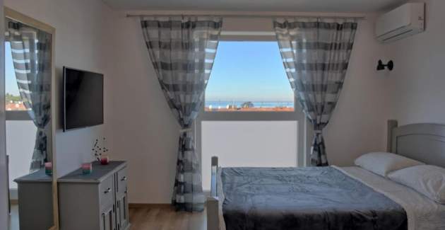 Studio with seaview