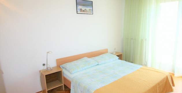 Apartment Dado VI with Garden View