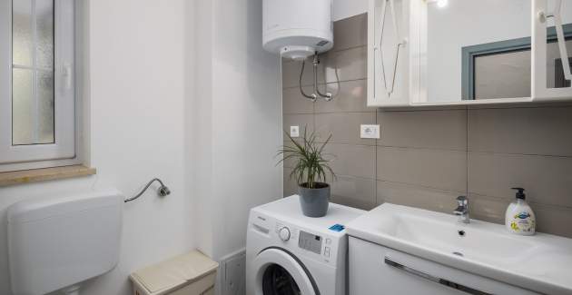 Apartment Mario with private garden and children playground