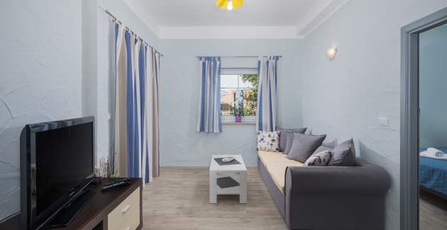 Apartment Mario with private garden and children playground