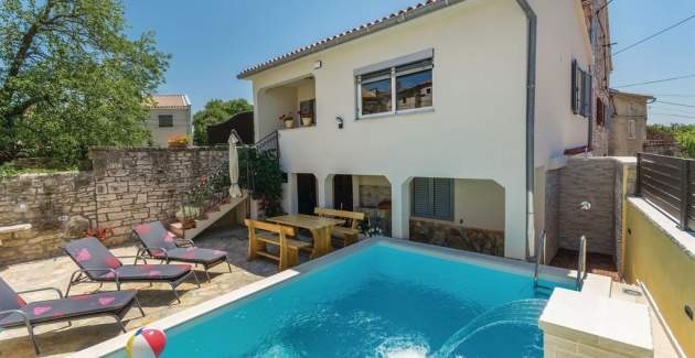 Kris - Holiday House with Pool in Mrgani