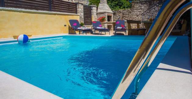 Kris - Holiday House with Pool in Mrgani