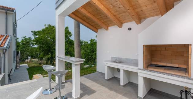 Villa Amoena con piscina privata e sauna, vicino a Cittanova