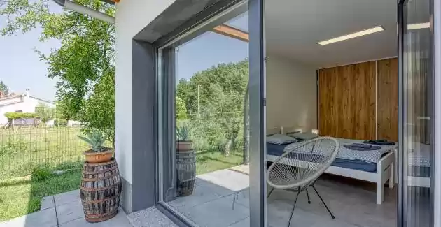 Schöne Hütte mit Jacuzzi in der Nähe von Labin