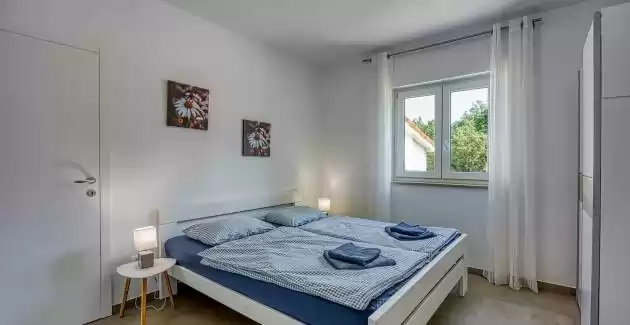 Schöne Hütte mit Jacuzzi in der Nähe von Labin