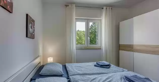 Schöne Hütte mit Jacuzzi in der Nähe von Labin