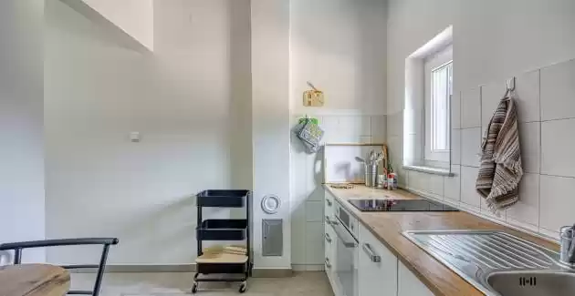Schöne Hütte mit Jacuzzi in der Nähe von Labin