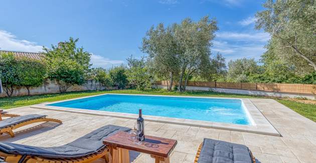 Holiday House Agatta with Private Pool