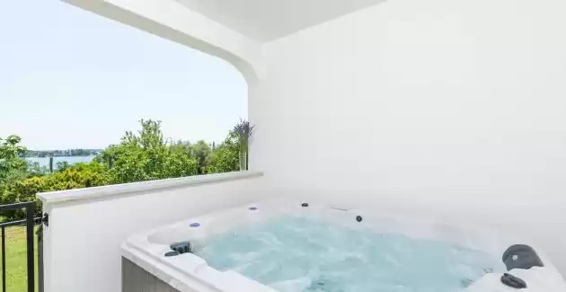 Ferienhaus Saladinka mit Whirlpool