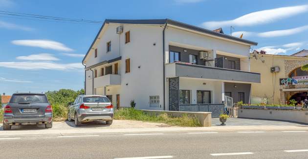 Apartment Noel No.4 with Balcony in Funtana