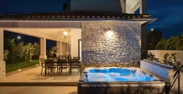 Villa Rozhica - Private Pool, Jacuzzi