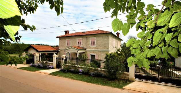 Apartment  Marija Kastelir with Balcony and Garden View