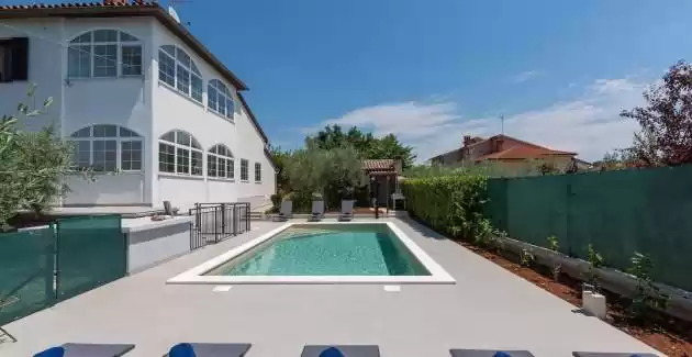 Ferienhaus Korsa mit privatem Pool