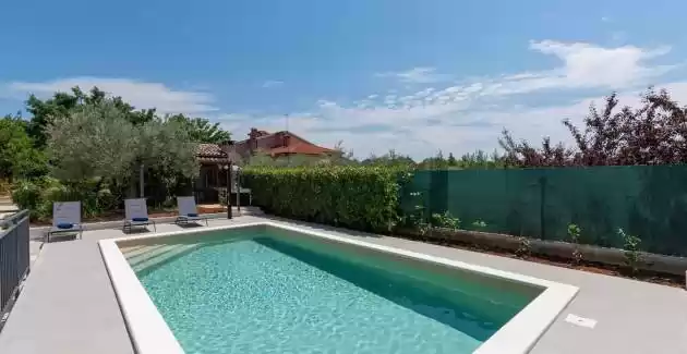 Ferienhaus Korsa mit privatem Pool
