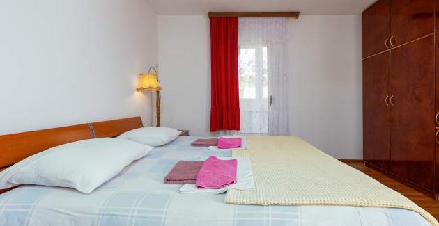 Apartment Lucija Okrug Gornji