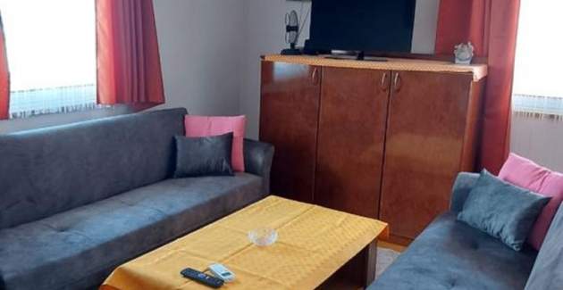 Apartment Lucija Okrug Gornji